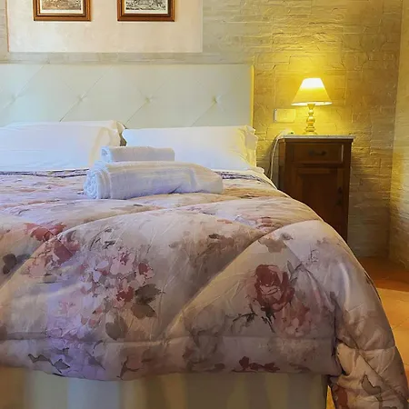 Colle Indaco Wine & Çiftlik konaklama Ortezzano